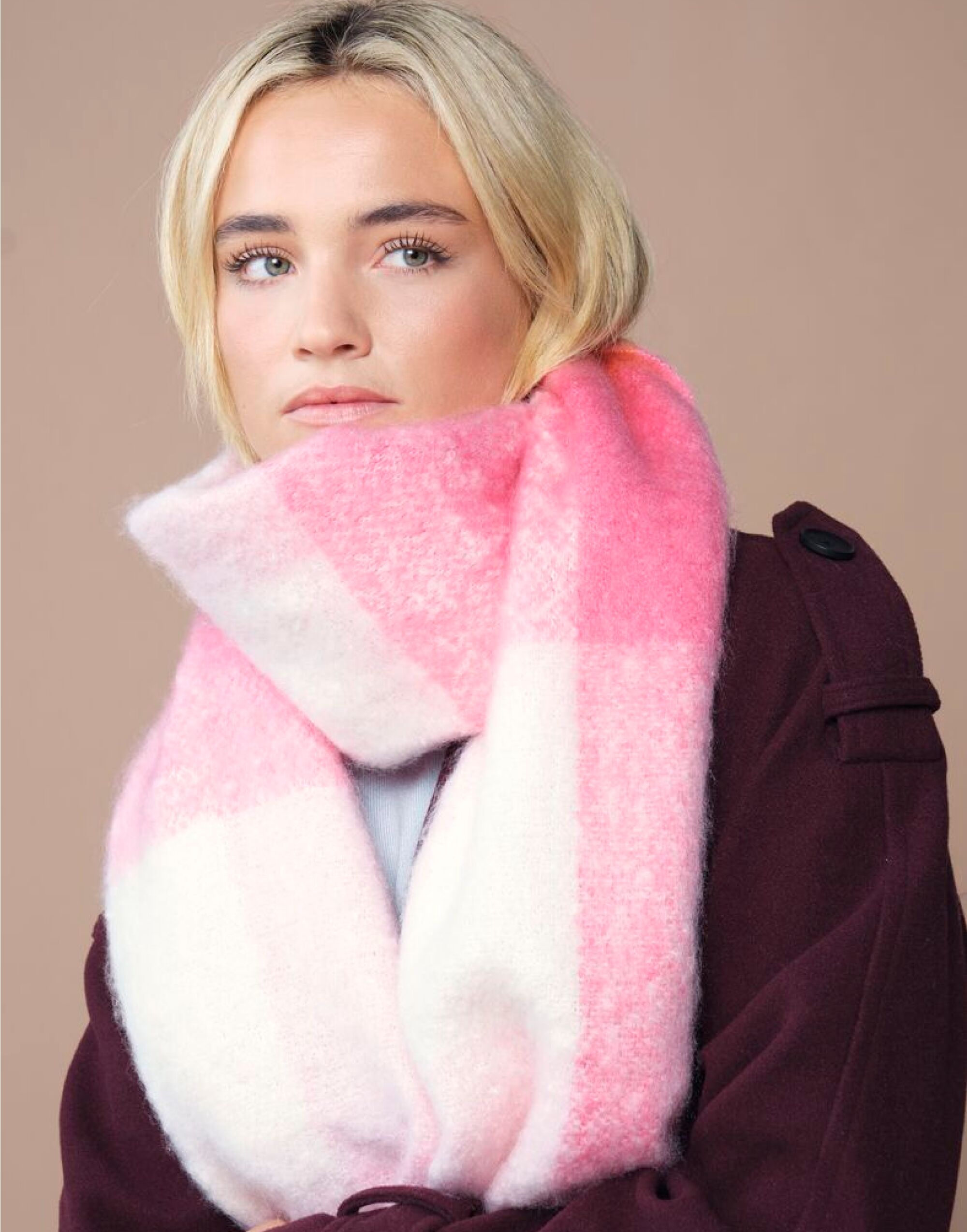 Fluffy Check Scarf